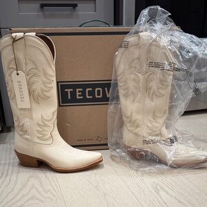 Tecovas Leather Cowboy Boots in color Bone. Brand New, Never Worn with tags!